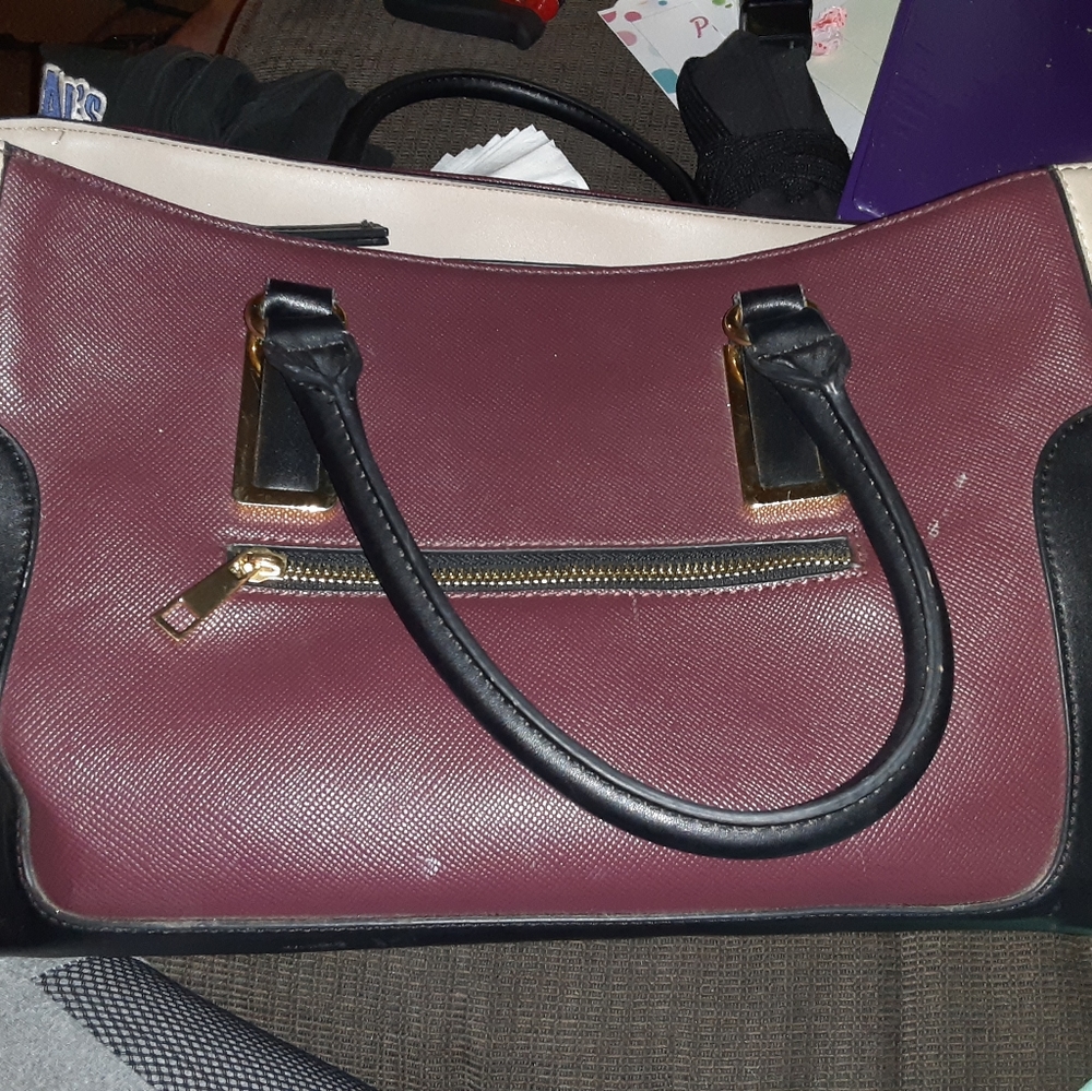 Purses - Picture 3 of 7